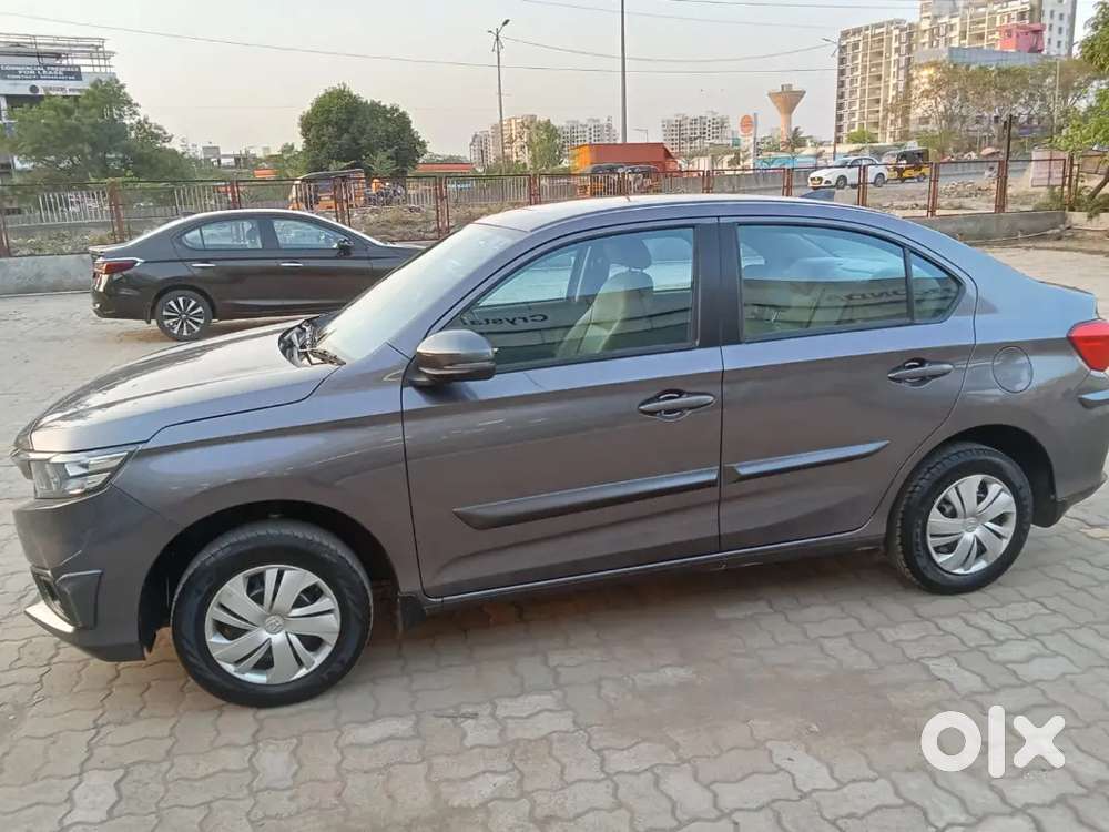 Excellent Condition Honda Amaze Less Driven (4.5 Years)