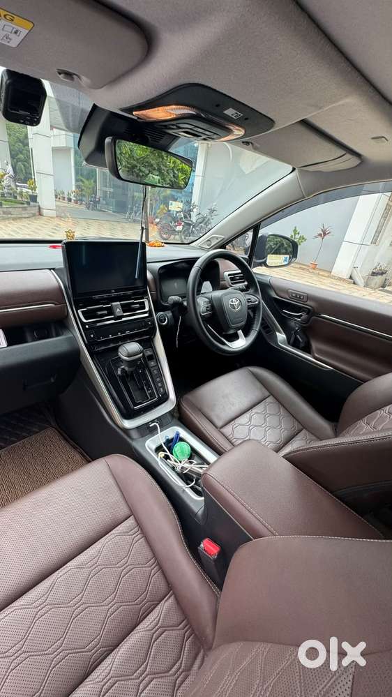 Toyota Innova Hycross 2.0 Zx (o) Hybrid 7 Str, 2024, Petrol