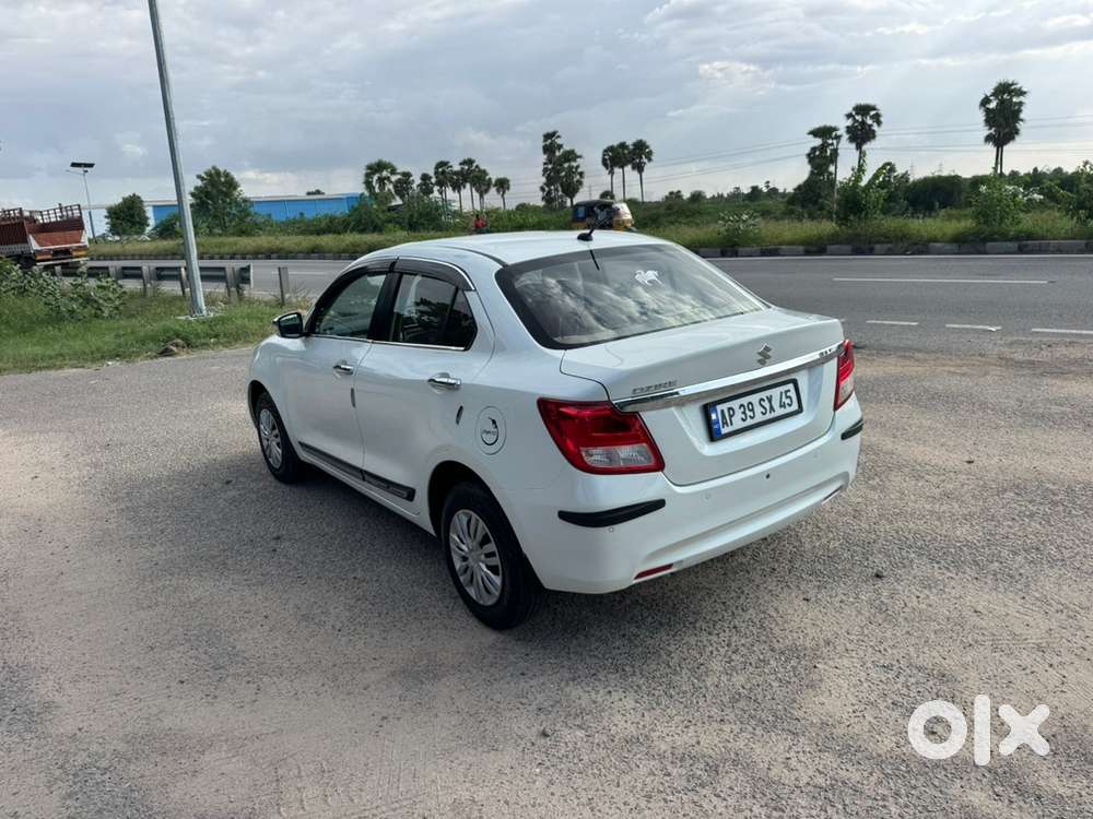 Maruti Suzuki Dzire 2023 Petrol 27200km Driven