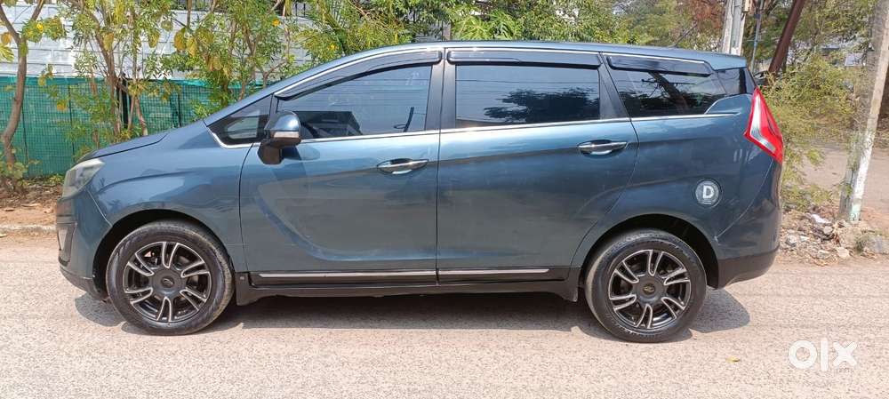 Mahindra Marazzo M8, 2018, Diesel