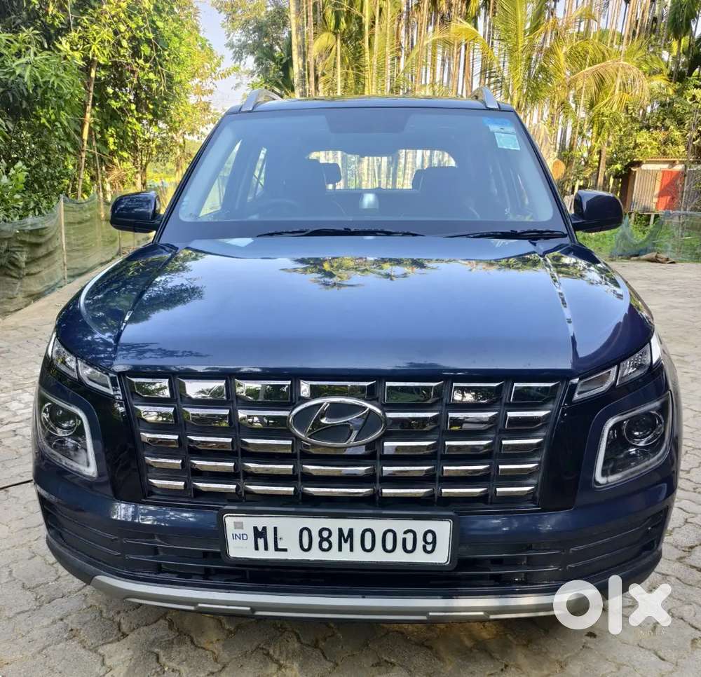 Hyundai New Venue Sx 2023 Petrol 21000 Km Driven