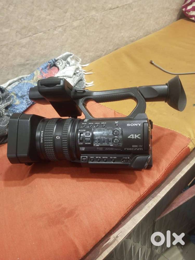SONY VEDIO CAMERA NX200.4K. 60X10H