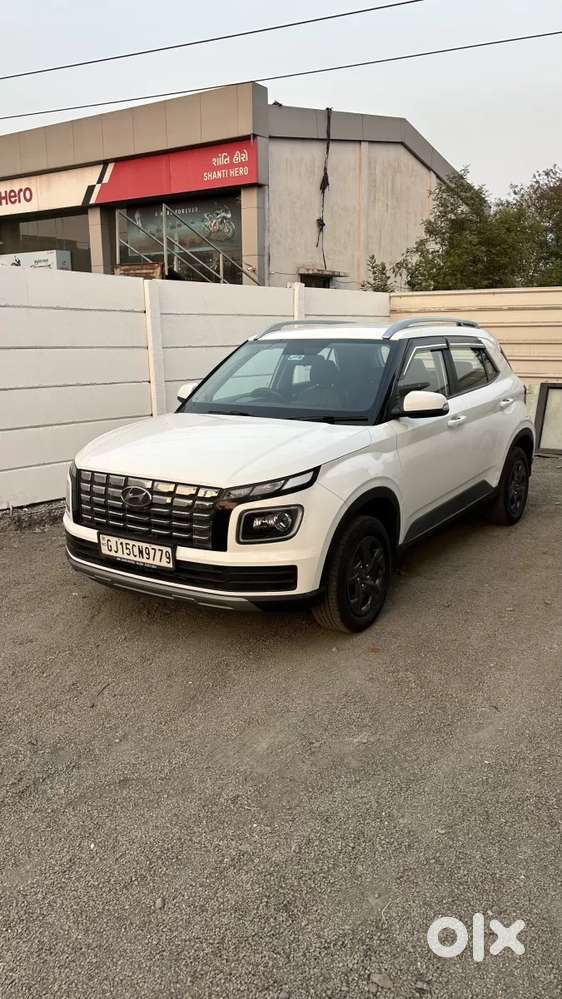 Hyundai Venue 1.2 S (o), 2023, Petrol