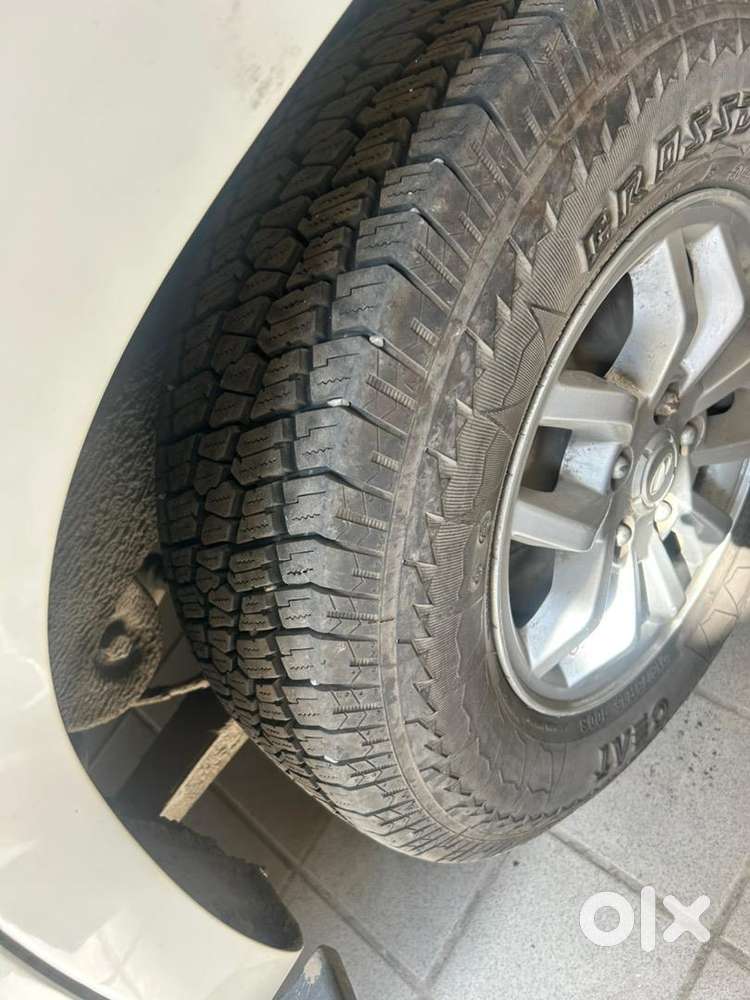 Mahindra Tuv 300 2016 Diesel Well Maintained