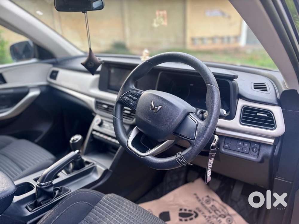 Mahindra Xuv700 2022 Petrol 17000 Km Driven