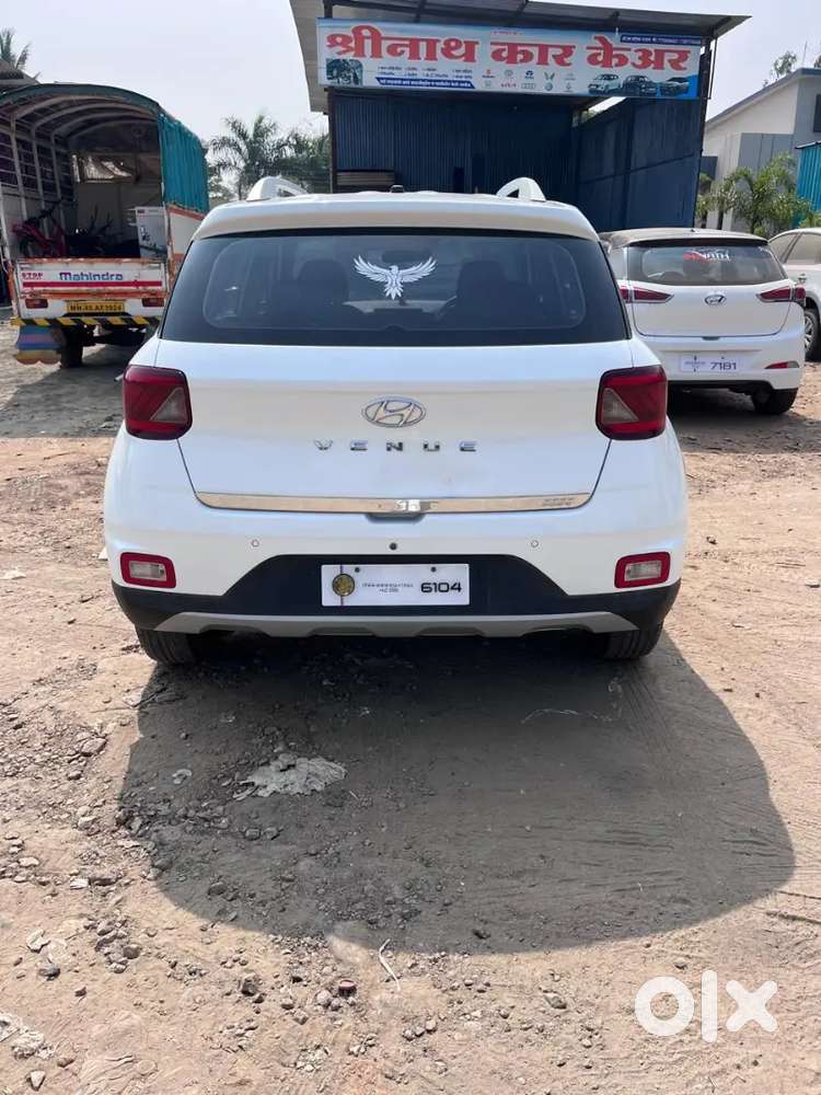 Hyundai Venue 2021 Petrol 65000 Km Driven