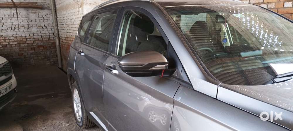 Mg Hector Petrol 2025, 6000 Km Driven
