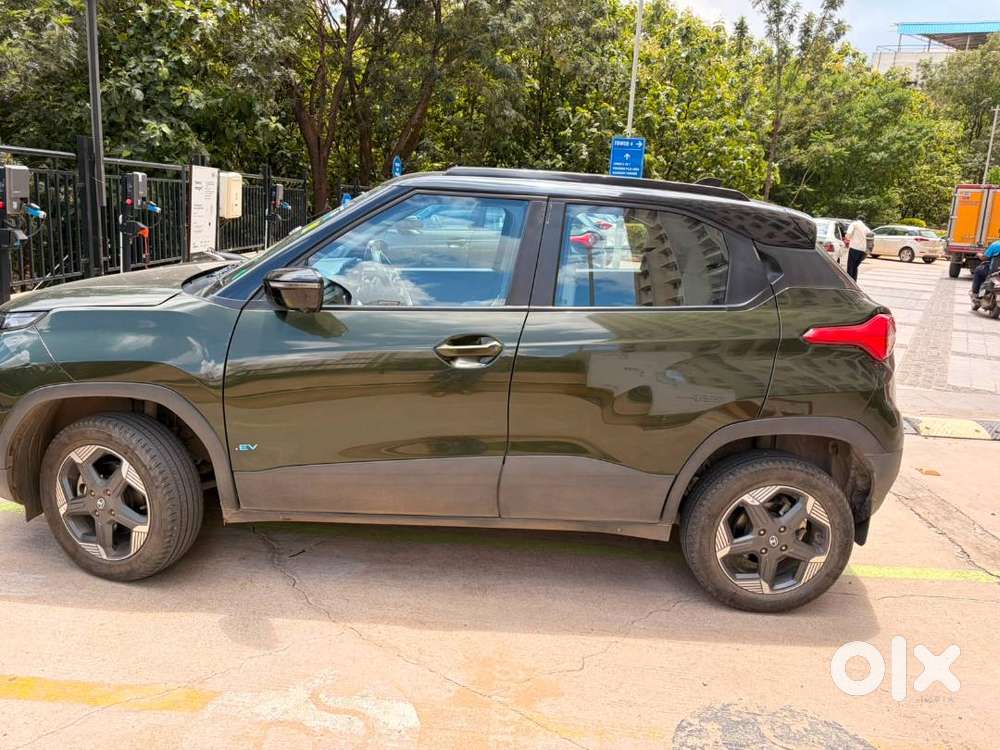 Tata Punch Ev Empowered + Lr (top End Variant, Green Color)