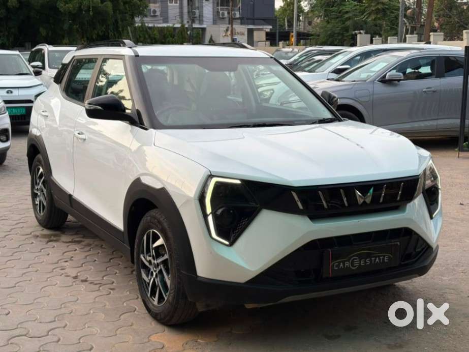Mahindra Xuv 3xo Ax5 Pm Mt, 2025, Petrol