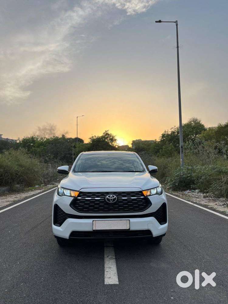 Toyota Innova Hycross 2.0 Gx 8 Str, 2025, Petrol