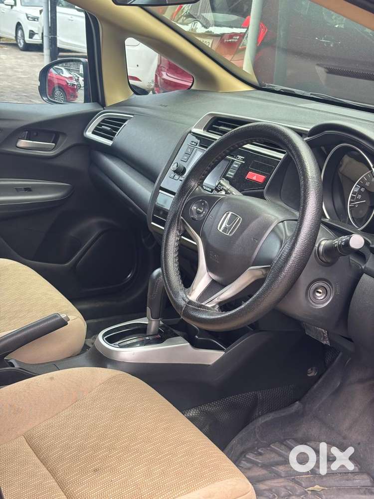 Honda Jazz V Automatic, 2015, Petrol