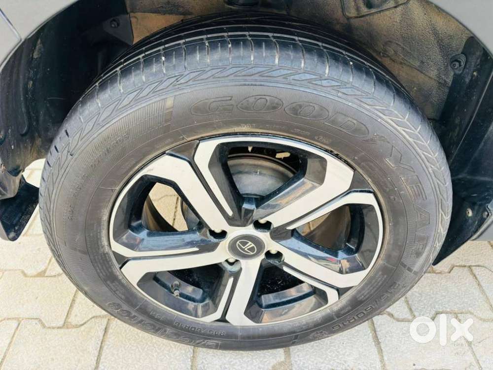 Tata Nexon 1.2 Revotron Xz Plus Dual Tone, 2022, Petrol