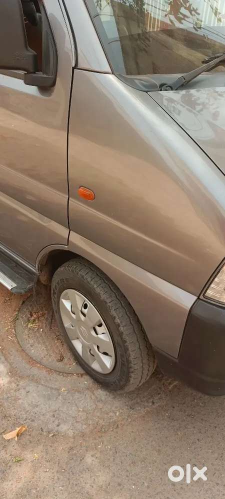 Maruti Suzuki Eeco 2023 Cng & Petrol 75000 Km Driven