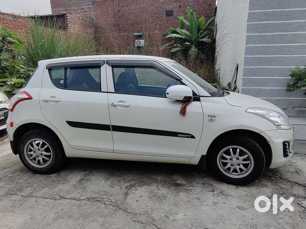 Maruti Suzuki Swift Lxi 2017