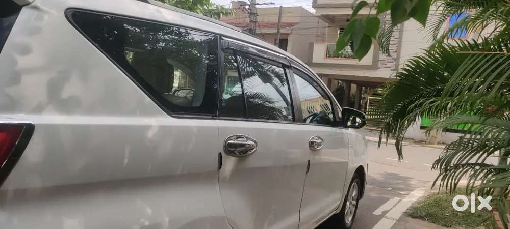 Toyota Innova Crysta 2.4 Mt 2019