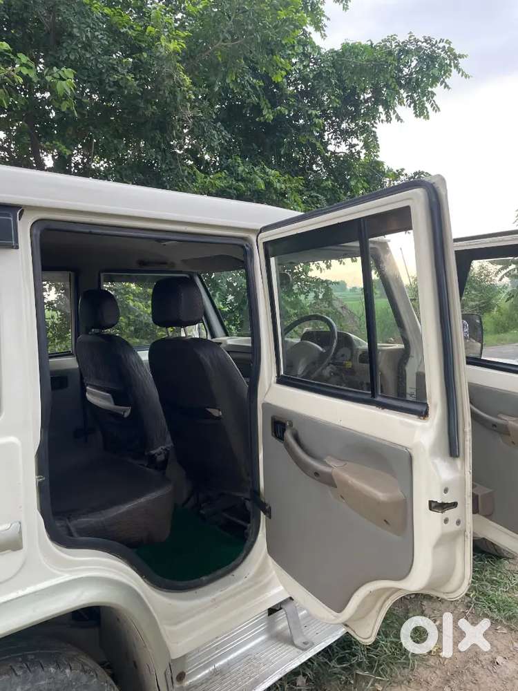 Clean Condition No Dent Bolero White Colour 2011