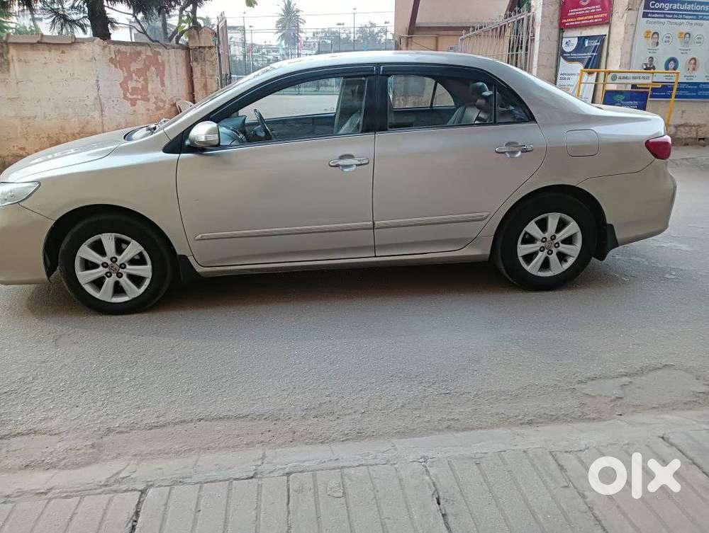 Toyota Corolla Altis 1.8 J, 2013, Cng & Hybrids
