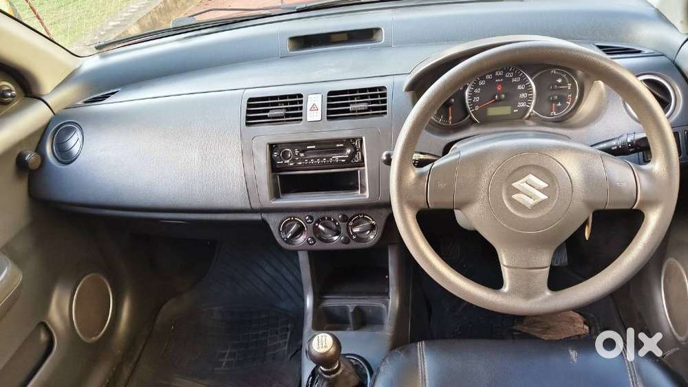 Maruti Suzuki Swift Vxi + Manual, 2011, Petrol