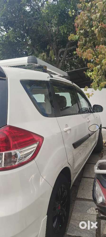 Maruti Suzuki Ertiga Zx+ 2017 Petrol 83000 Km Driven.good Condition