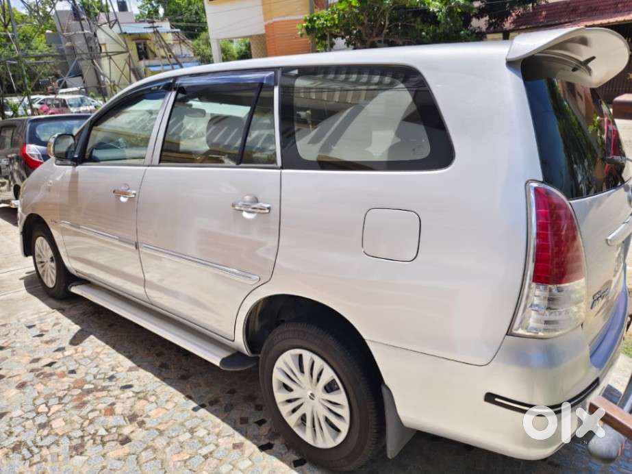 Toyota Innova 2.5 G (diesel) 8 Seater, 2012, Diesel