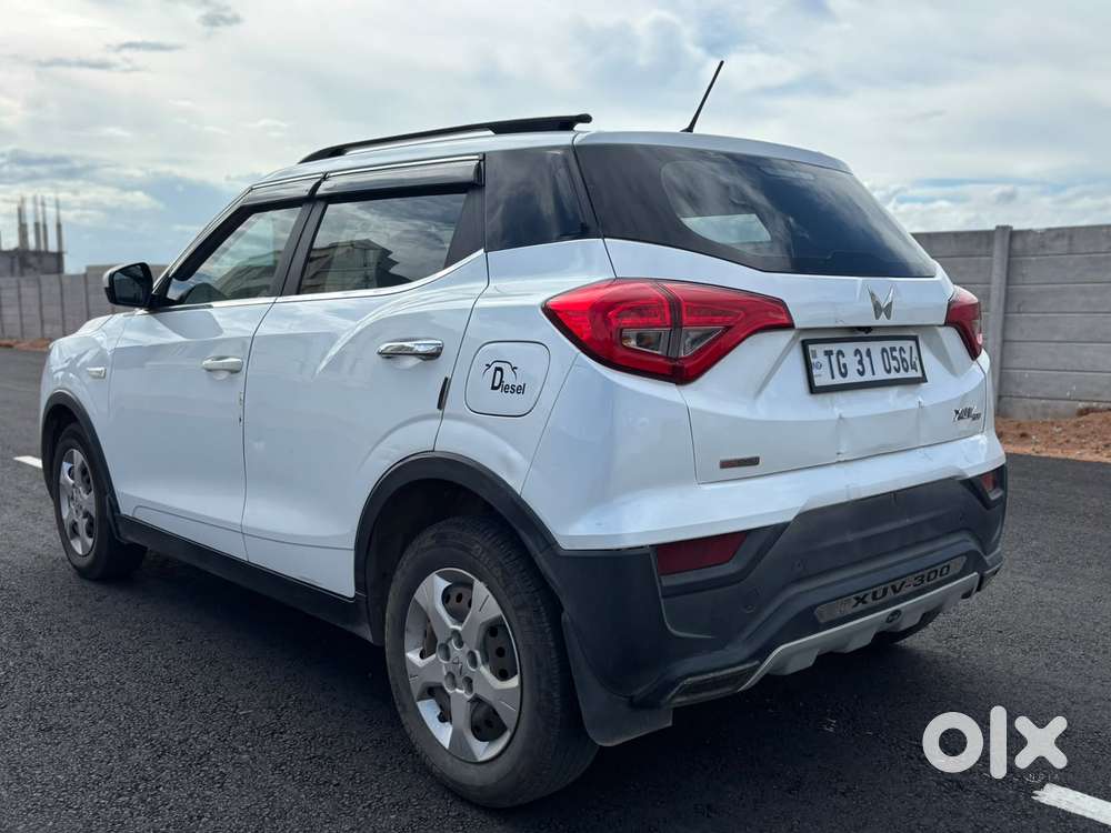 Mahindra Xuv300 W6 Amt Diesel, 2023, Diesel