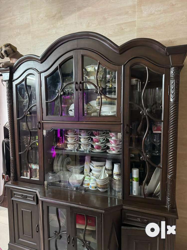 Crockery cabinet deals olx