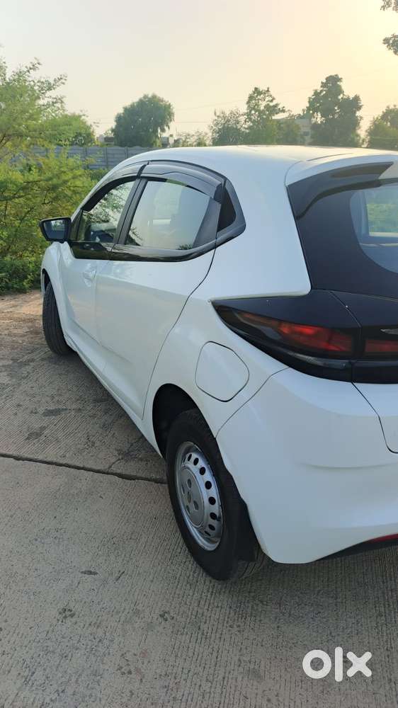 Tata Altroz 1.2 Xm, 2021, Petrol