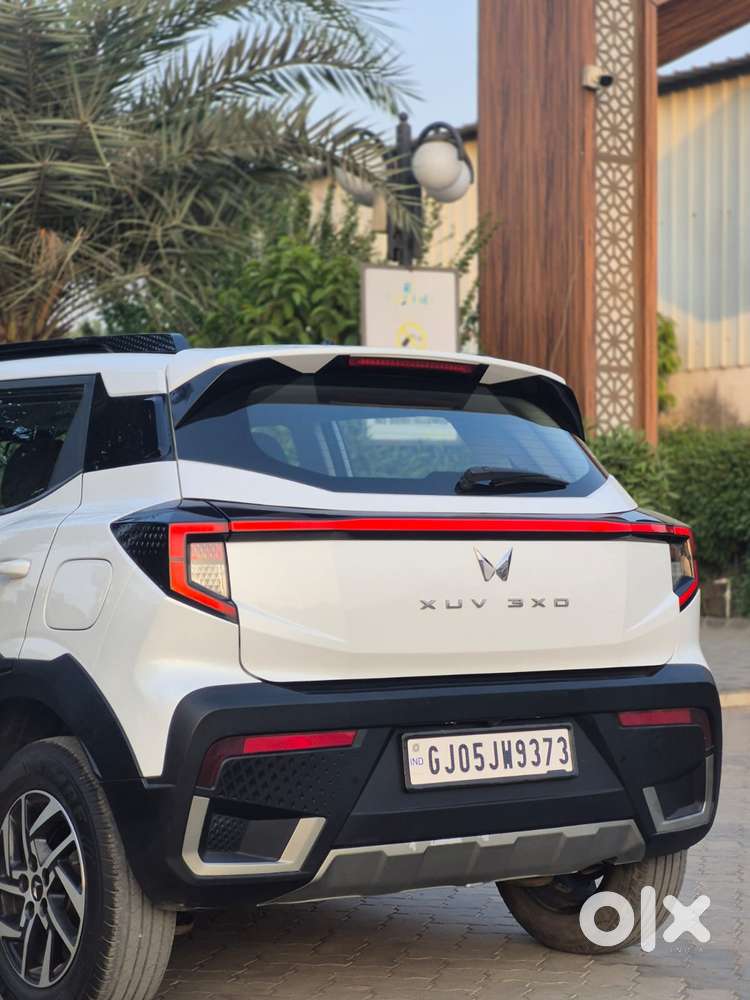 Mahindra Xuv 3xo Ax5 Pm Mt, 2026, Petrol