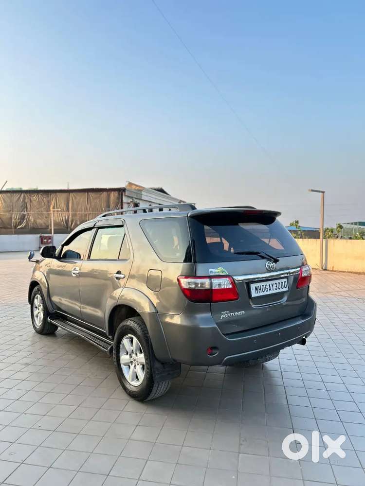 *toyota Fortuner D-4d 4x4 Diesel Manual*
 2010 (fitness Till 2031)
Mh