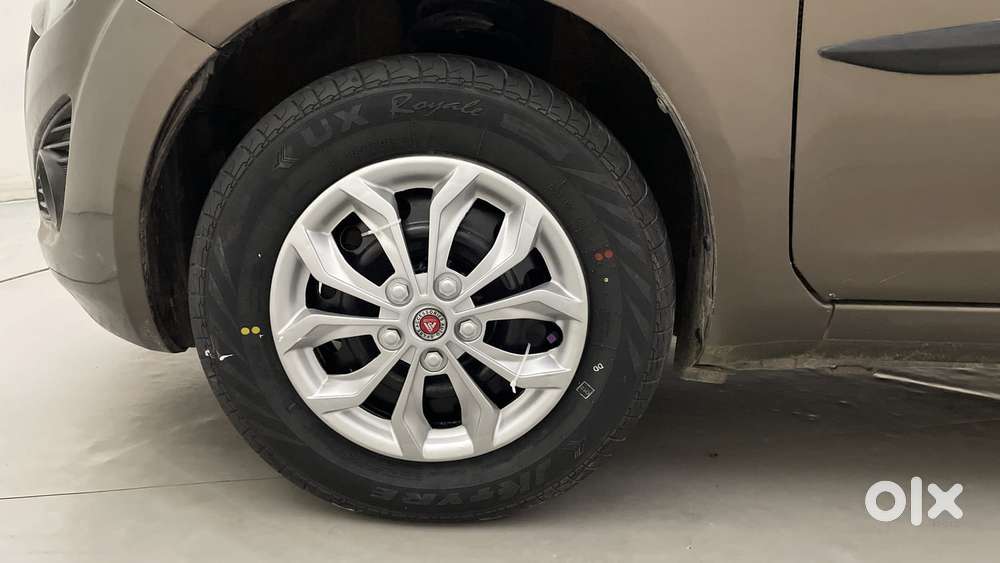 Maruti Suzuki Ritz Vxi, 2014, Petrol