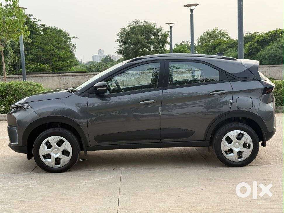 Tata Nexon Fearless Plus (ps) 1.2 Icng 6mt Red Dark Edition, 2026, C..