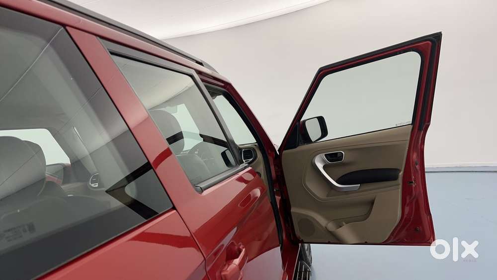 Mahindra Tuv 300 T10, 2018, Diesel