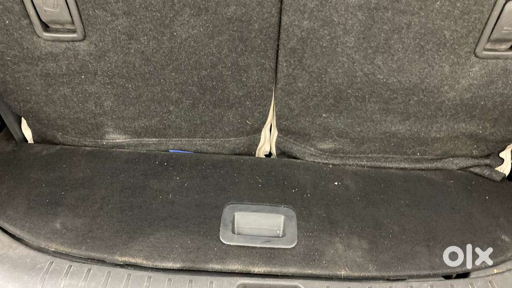 Mahindra Xuv700 2.0 Ax 5 Petrol Mt 7 Str, 2022, Petrol