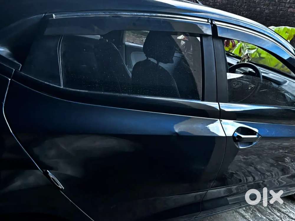 Tata Altroz Xe 2021