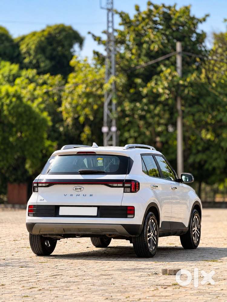 Hyundai Venue Sx (o) Mt 1.5 Diesel, 2023, Diesel