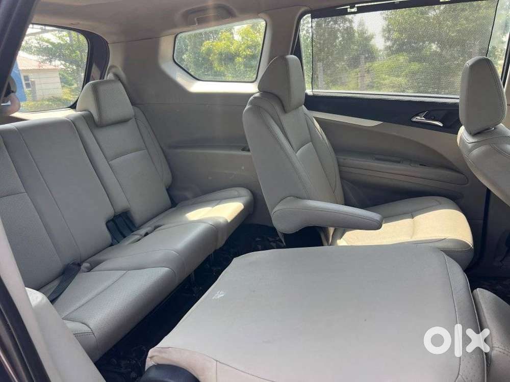 Mahindra Marazzo M8, 2019, Diesel