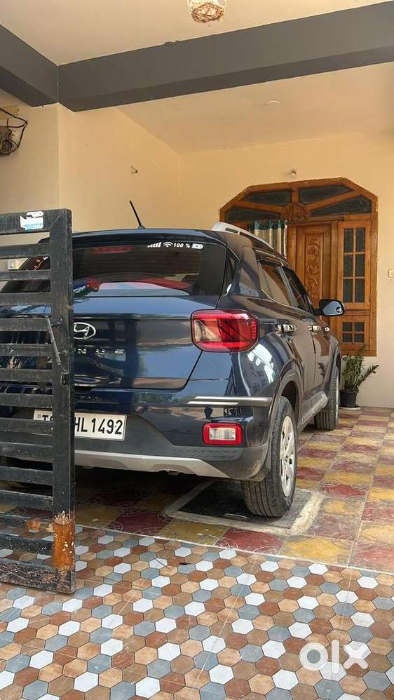 Hyundai Venue 2021 Petrol  58000 Km Driven