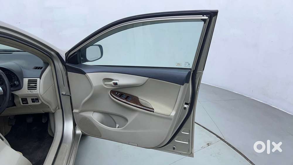 Toyota Corolla Altis 1.8 J, 2013, Petrol