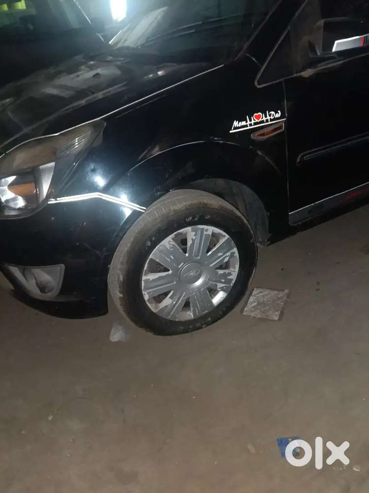 Ford Figo 2012 Petrol 60000 Km Driven