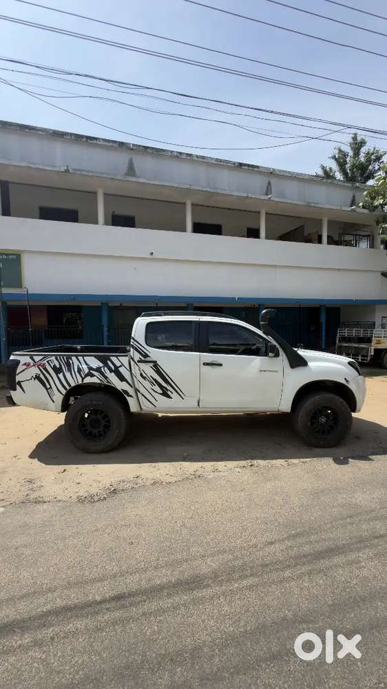 Fully Modified Isuzu D-max V-cross 2017 Diesel Showroom Maintained
