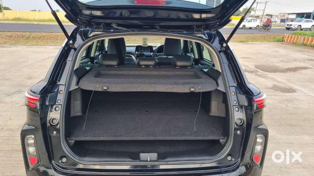 Maruti Suzuki Grand Vitara 1.5 Alpha Plus Intelligent Hybrid Ecvt, 2..