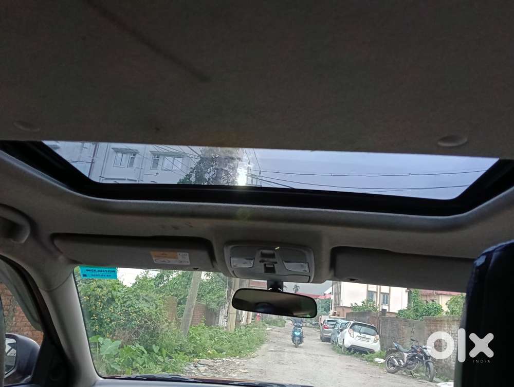 Maruti Suzuki Brezza 1.5 Zxi Smart Hybrid Dual Tone, 2022, Petrol