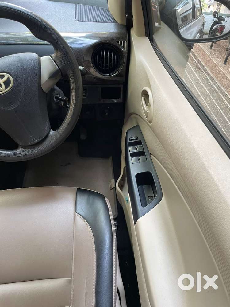 Toyota Etios Liva Petrol 2017