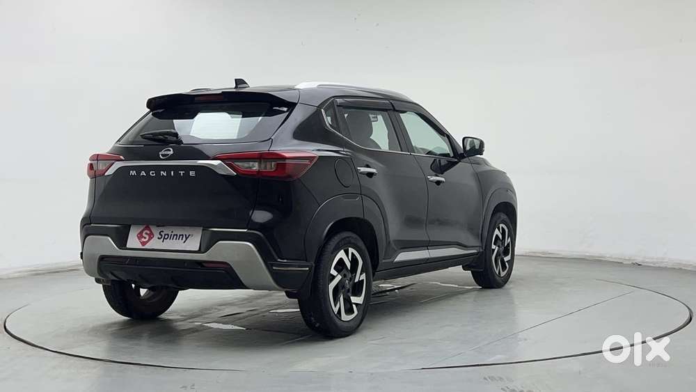 Nissan Magnite 1.0 Xv Premium, 2023, Petrol