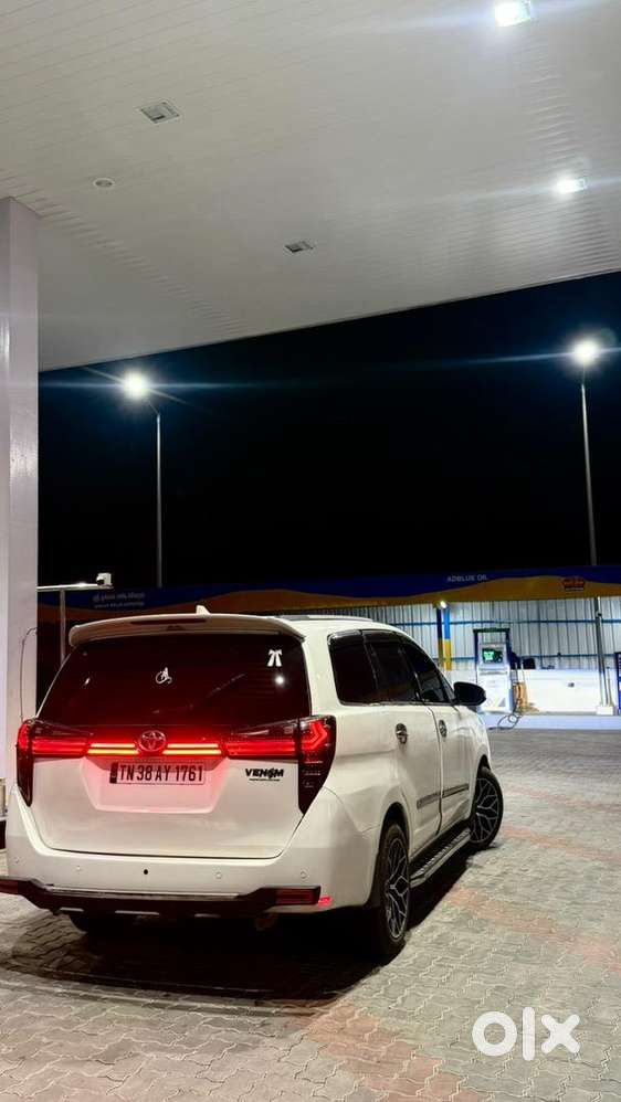 Toyota Innova 2009 Convertes To Crysta