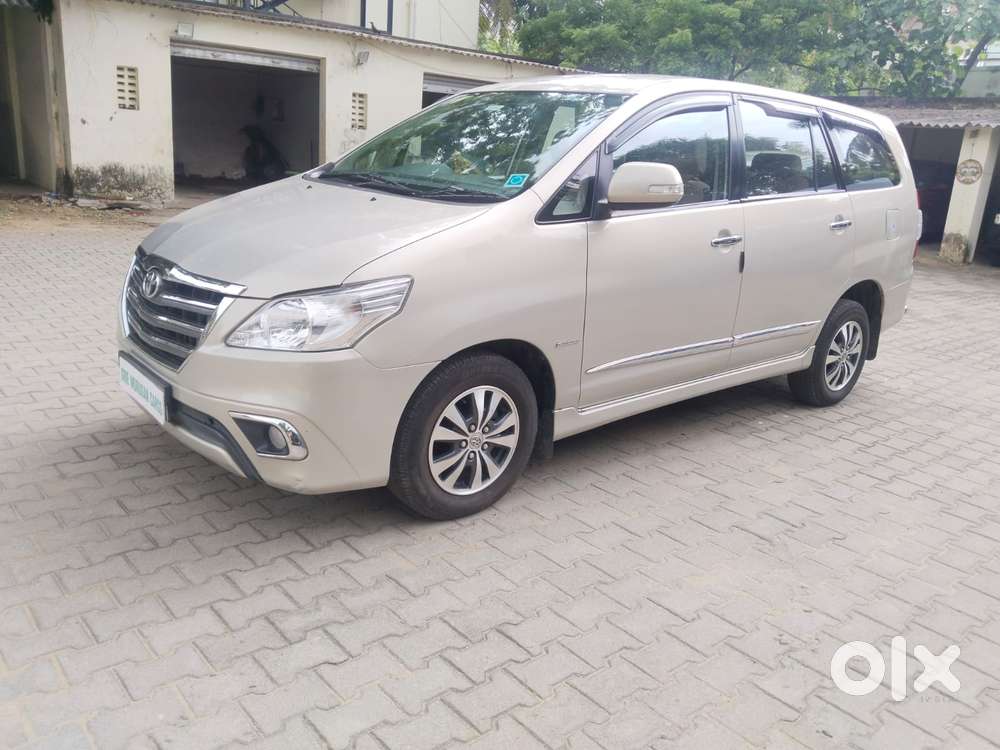 Toyota Innova 2.5 Vx 8 Seater Bs Iv, 2015, Diesel