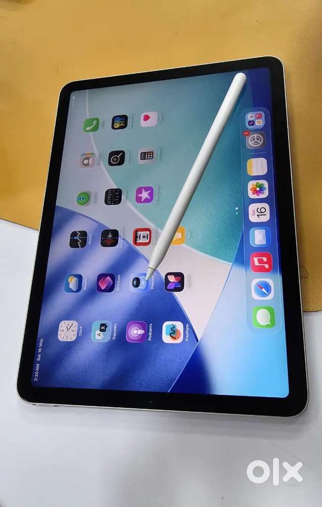 Apple IPad Air 4 64gb wifi + Apple Pencil 2 FREE - Tablets in