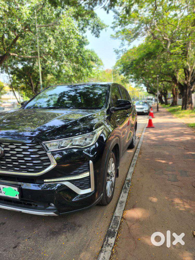 Toyota Innova Hycross 2.0 Zx (o) Hybrid 7 Str, 2023, Petrol