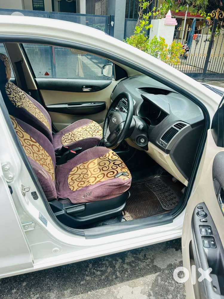 Hyundai I20 Sportz At 1.4, 2012, Petrol