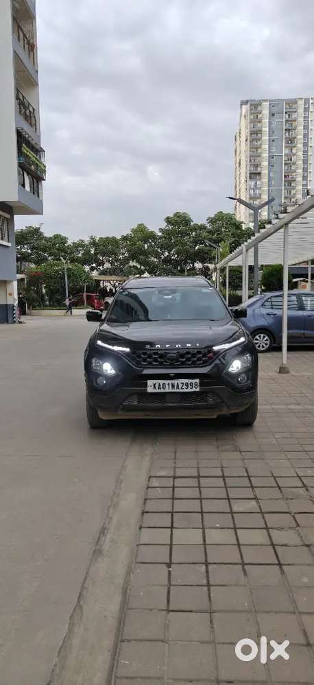 Tata Safari Top End Diesel Red Dark Edition 2023